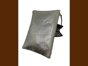 POCHETTE A ZIP ARGENTEE